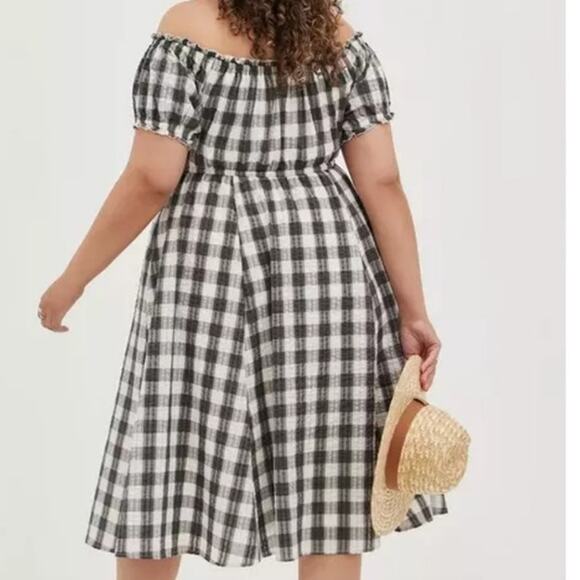Torrid Off Shoulder Peasant Midi Seersucker Gingham White Gray Dress Plus Size 4 - Picture 3 of 9